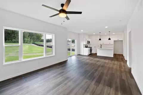 Living - 611 Millar Dr, Beloit, WI 53511 photo 2 of 2