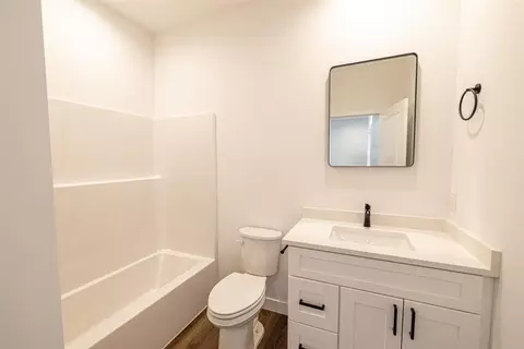 Bath - 627 Millar Dr, Beloit, WI 53511 photo 2 of 2