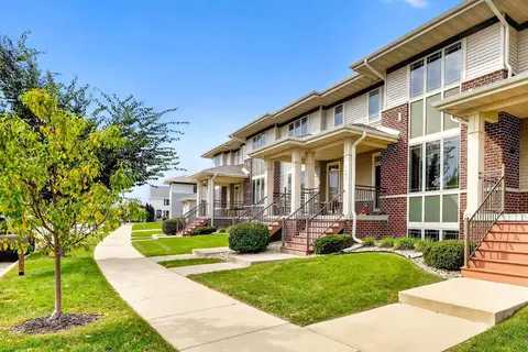 1462 Smithfield Dr, Sun Prairie, WI 53590