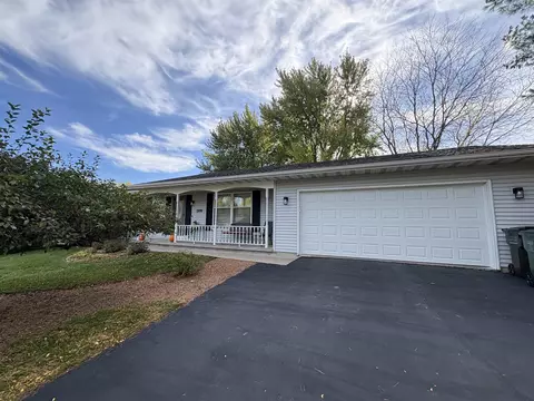 1309 Commonwealth Dr, Fort Atkinson, WI 53538