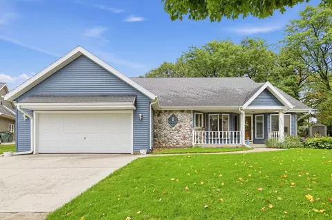 1869 Tivoli Ct, Reedsburg, WI 53959