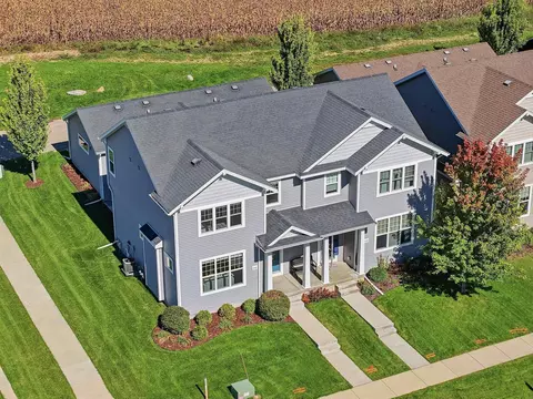 1092 Okeeffe Ave, Sun Prairie, WI 53590