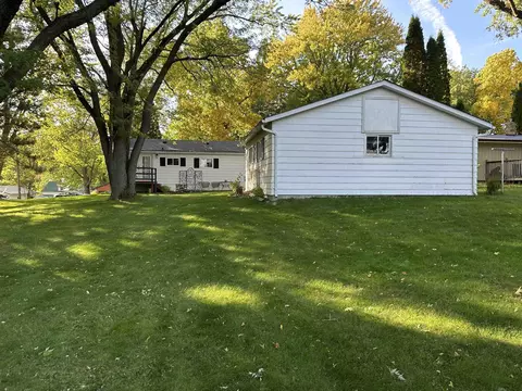 Exterior - n5170 Forest Glen Beach Road, Ripon, WI 54971 photo 5 of 10