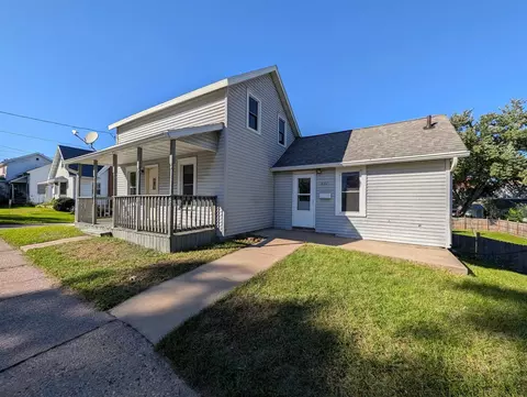 631 2nd St, Reedsburg, WI 53959