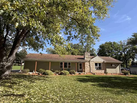5533 Main St, Mcfarland, WI 53558