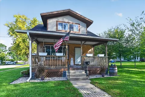 402 E Main St, Evansville, WI 53536