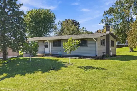 2615 Chicago St, Hazel Green, WI 53811