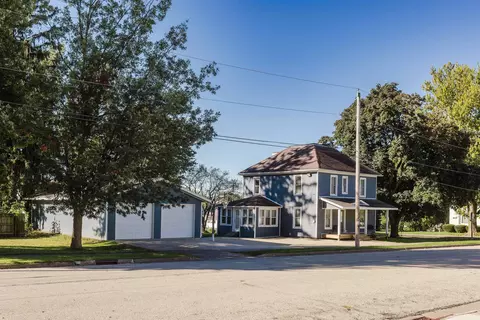 420 W Woodward Ave, Livingston, WI 53554