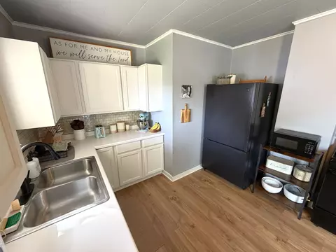 Kitchen - 1350 Eagle St, Rhinelander, WI 54501 photo 4 of 6