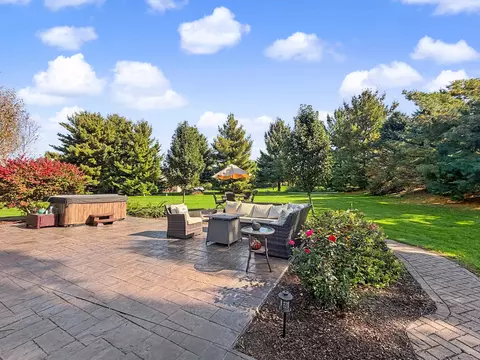 Exterior - 5106 Monarch Cir, Beloit, WI 53511 photo 4 of 10