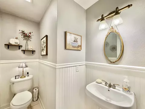 Bath - 5106 Monarch Cir, Beloit, WI 53511 photo 1 of 4