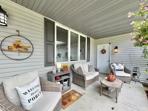 Exterior - 5106 Monarch Cir, Beloit, WI 53511 photo 7 of 10