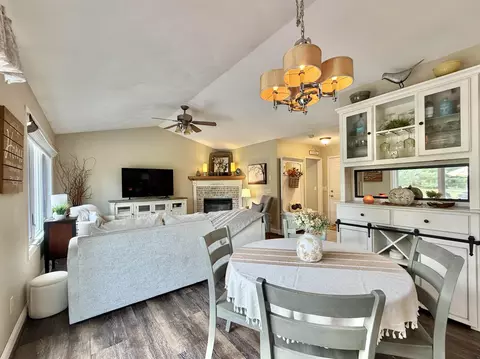 Dining - 5106 Monarch Cir, Beloit, WI 53511 photo 4 of 4