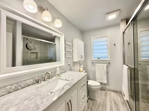 Bath - 5106 Monarch Cir, Beloit, WI 53511 photo 2 of 4