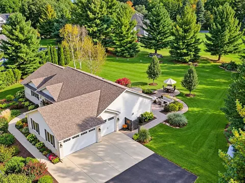 Exterior - 5106 Monarch Cir, Beloit, WI 53511 photo 2 of 10