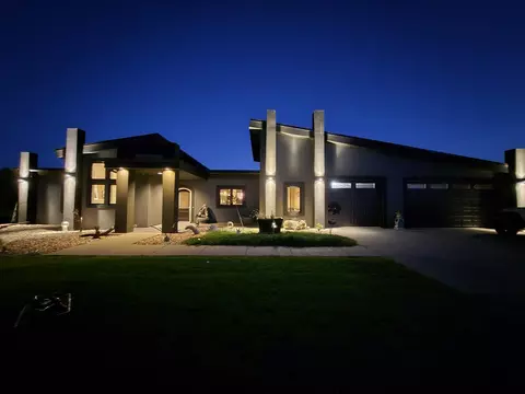 2318 Dyreson Rd, Mcfarland, WI 53558