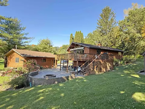 s862a West Redstone Drive, La Valle, WI 53941