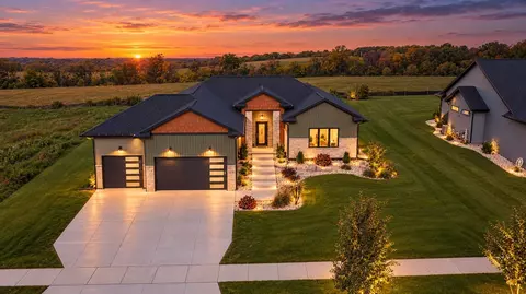 1813 Arbor Ridge Way, Janesville, WI 53548
