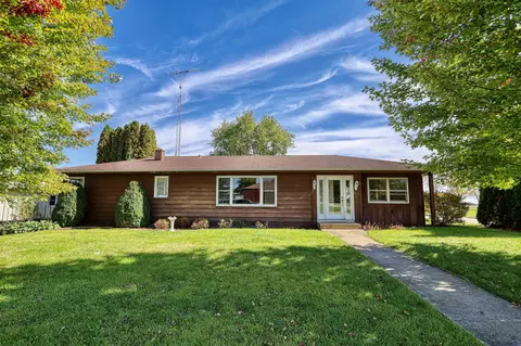 722 S Jefferson St, Cuba City, WI 53807