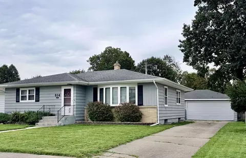 614 N Palm St, Janesville, WI 53548