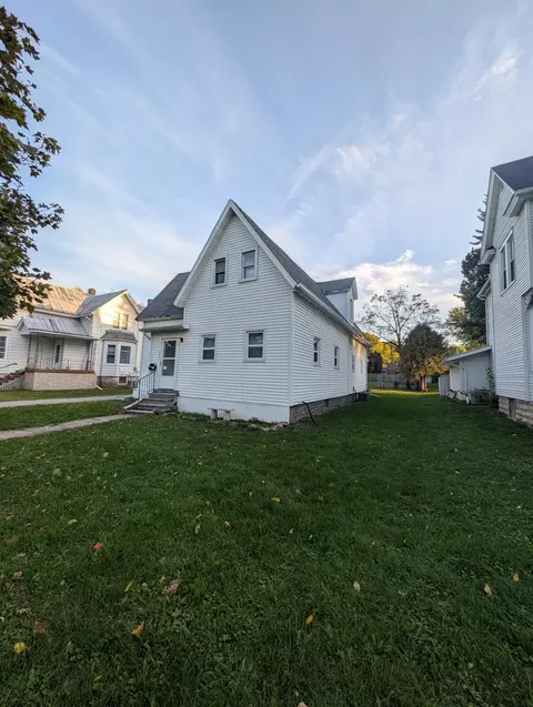 242 E Merrill Ave, Fond Du Lac, WI 54935
