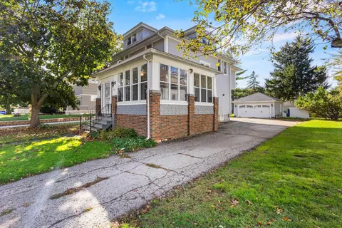 213 S College Ave, Fox Lake, WI 53933