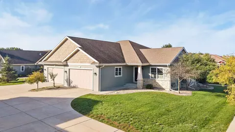 2013 Fieldstone Blvd #5, Prairie Du Sac, WI 53578