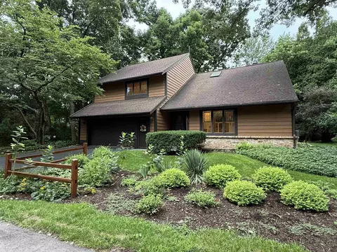 30 Shadowwood Ct, Janesville, WI 53548