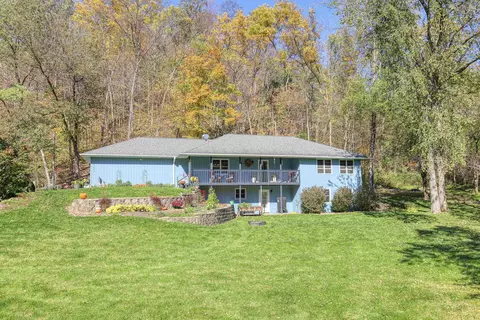 20464 Hidden Valley Rd, Richland Center, WI 53581