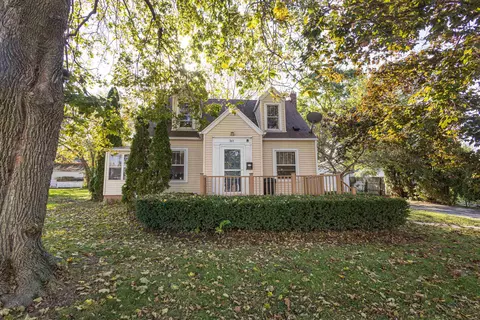 365 Southwest Rd, Platteville, WI 53818