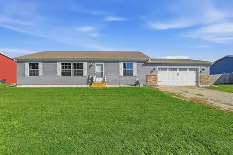 528 S Main St, Juneau, WI 53039