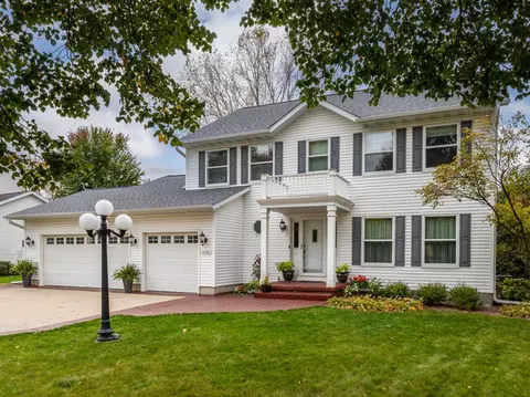 1098 Lori Ln, Sun Prairie, WI 53590