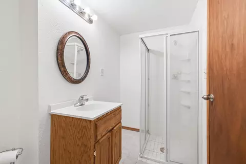 Bath - 328 Knowlton St, Waterloo, WI 53594 photo 3 of 4