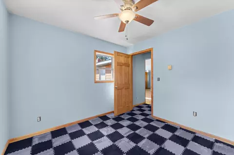 Bedroom - w9449 Wisconsin 33, Wonewoc, WI 53968 photo 5 of 7