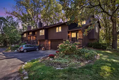 7 Hickory Hollow Dr, Madison, WI 53705