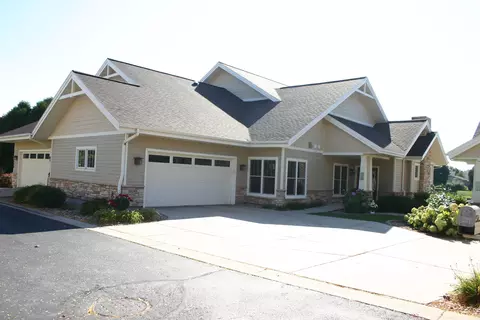 304 Coneflower Ct, Waunakee, WI 53597