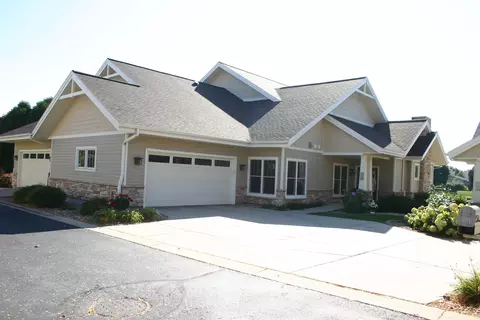 304 Coneflower Ct, Waunakee, WI 53597