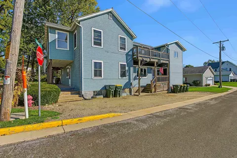 2984 Main St, Blue Mounds, WI 53517