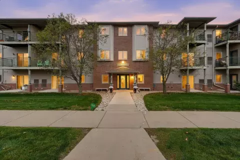 102 Prairie Heights Dr #405, Verona, WI 53593