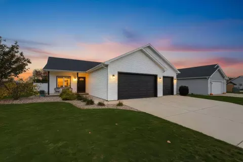 407 Lillehammer Ln, Mount Horeb, WI 53572
