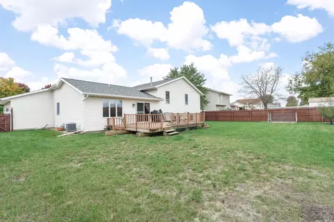 Exterior - 582 Rivendell Dr, Milton, WI 53563 photo 4 of 8