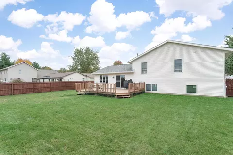 Exterior - 582 Rivendell Dr, Milton, WI 53563 photo 5 of 8