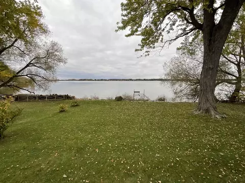 w10205 Hickory Bay Road, Fox Lake, WI 53933
