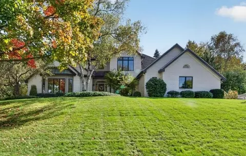 3052 Oak Leaf Cir, Fitchburg, WI 53711