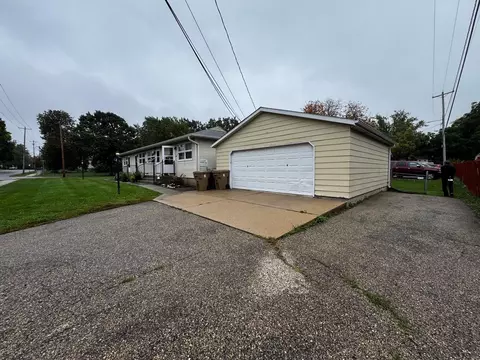 Exterior - 1105 W Badger Rd, Madison, WI 53713 photo 3 of 4