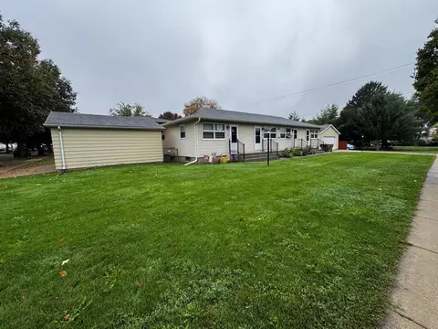 Exterior - 1105 W Badger Rd, Madison, WI 53713 photo 2 of 4