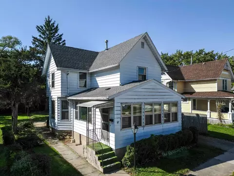 606 S Franklin St, Janesville, WI 53548