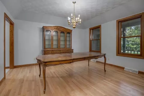 Dining - 1263 Wisconsin 19, Marshall, WI 53559 photo 1 of 1
