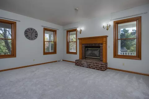 Living - 1263 Wisconsin 19, Marshall, WI 53559 photo 8 of 9