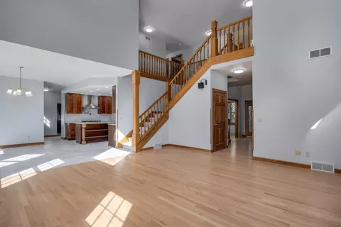 Living - 1263 Wisconsin 19, Marshall, WI 53559 photo 4 of 9